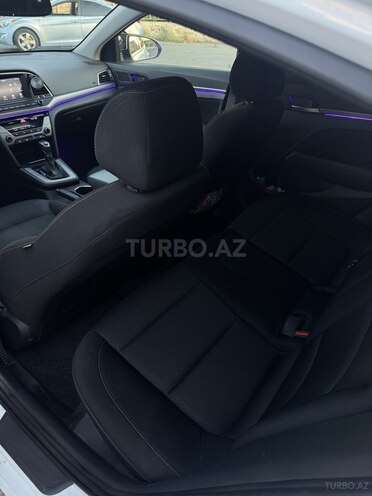 Hyundai Elantra 2018, 110,240 km - 2.0 l - Bakı