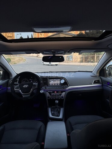 Hyundai Elantra 2018, 110,240 km - 2.0 l - Bakı