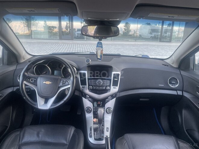 Chevrolet Cruze-11