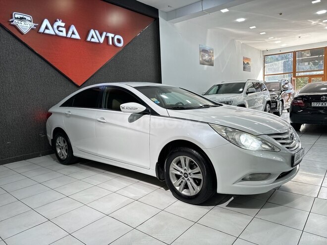 Hyundai Sonata-2