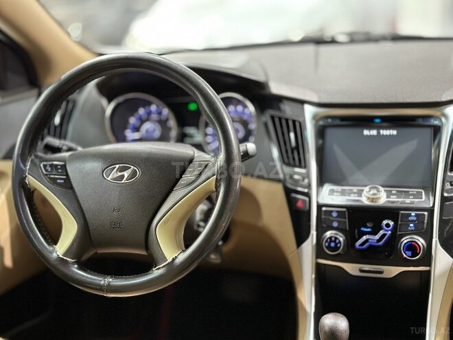 Hyundai Sonata-9