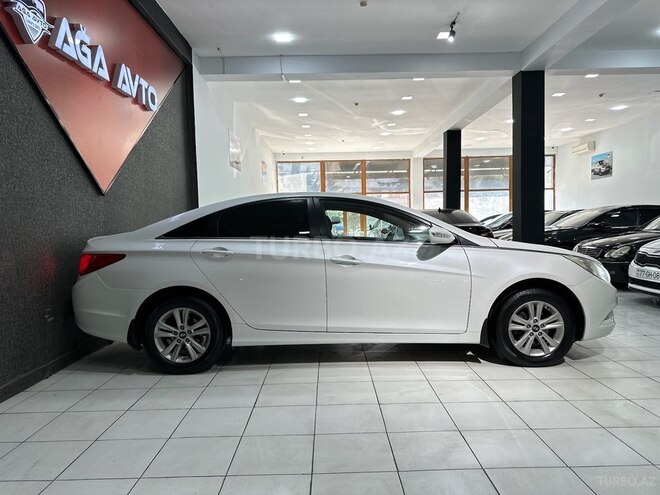 Hyundai Sonata-5