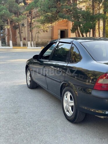 Opel Vectra 1996, 150,000 km - 1.6 l - Sumqayıt