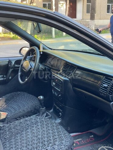 Opel Vectra 1996, 150,000 km - 1.6 l - Sumqayıt