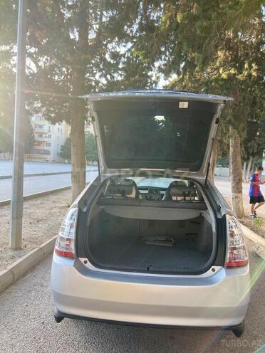 Toyota Prius-4
