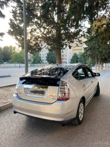 Toyota Prius-5