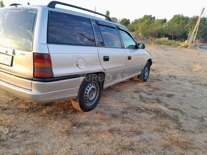 Opel Astra 1997, 477,904 km - 1.6 l - Quba