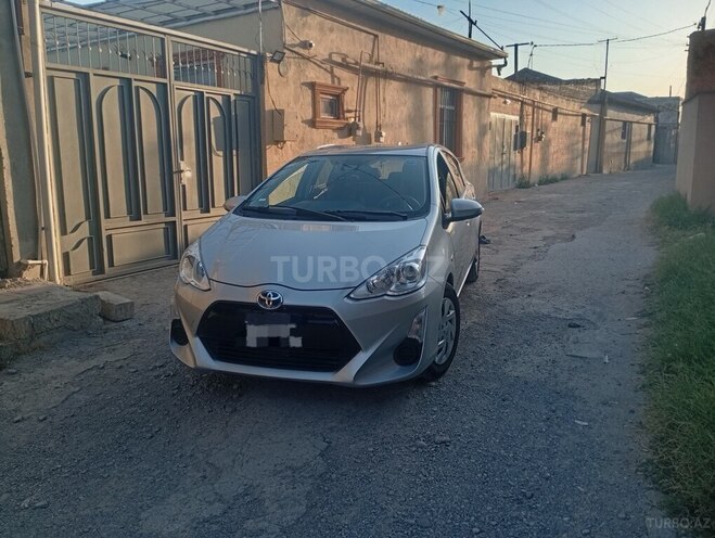 Toyota Aqua 2015, 186,000 km - 1.5 l - Bakı