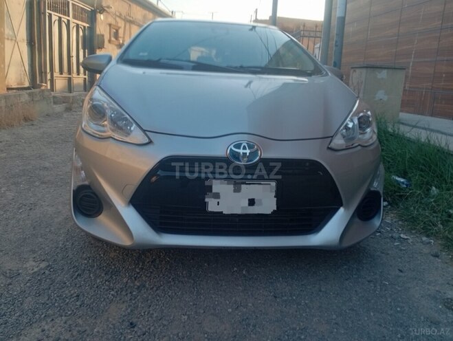 Toyota Aqua 2015, 186,000 km - 1.5 l - Bakı