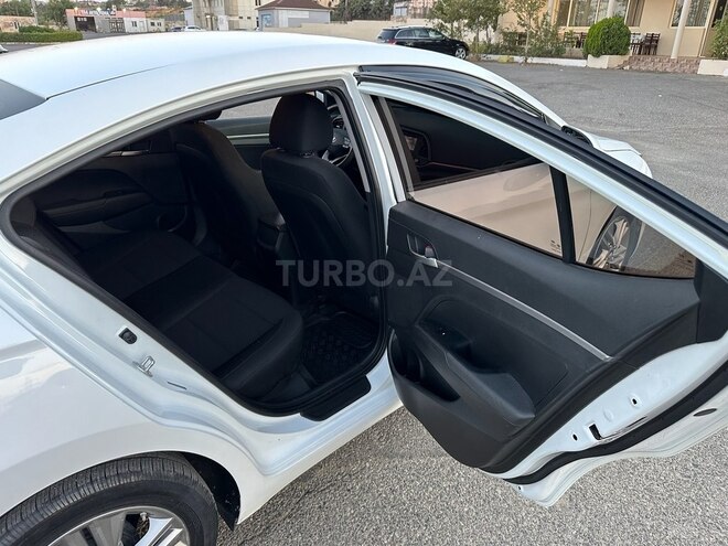 Hyundai Elantra 2018, 141,000 km - 2.0 л - Bakı