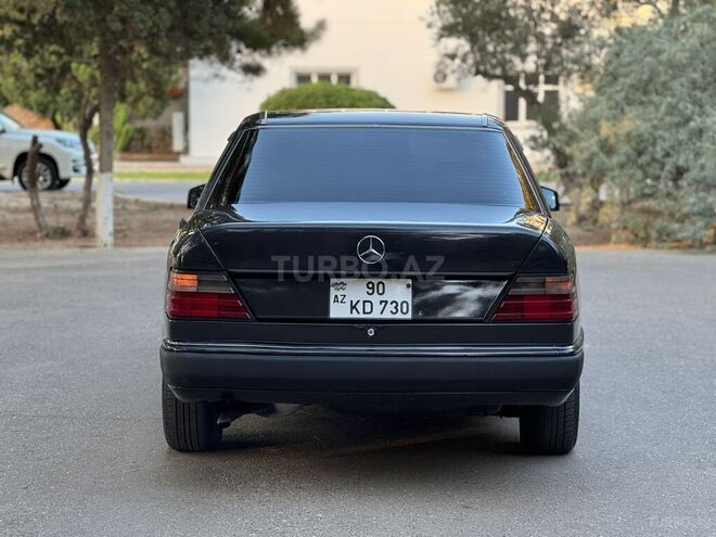 Mercedes E 230 1992, 324,000 km - 2.3 l - Sumqayıt