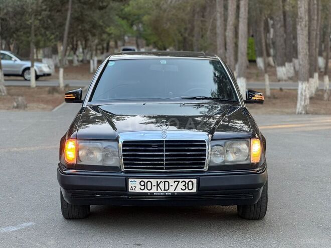 Mercedes E 230 1992, 324,000 km - 2.3 l - Sumqayıt