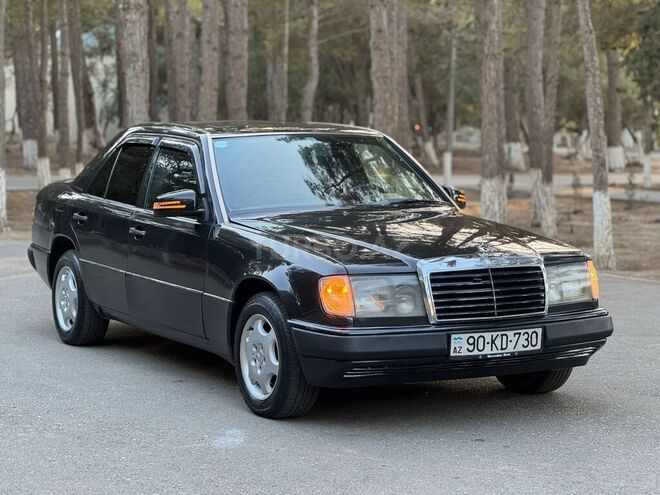 Mercedes E 230 1992, 324,000 km - 2.3 l - Sumqayıt