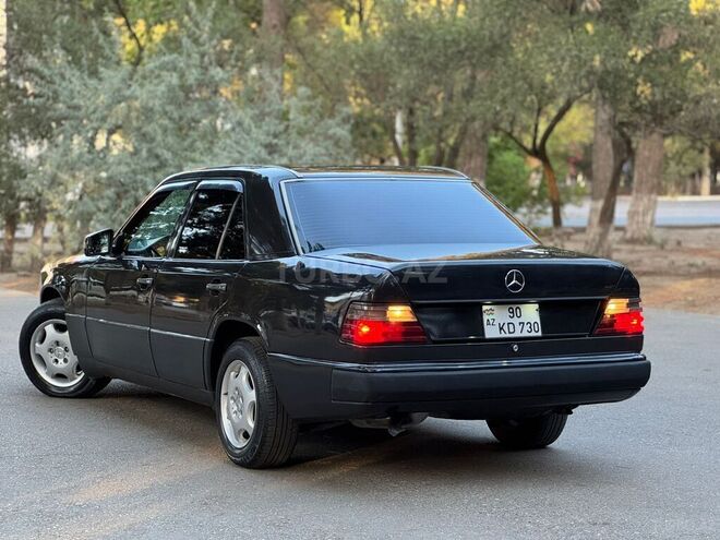 Mercedes E 230 1992, 324,000 km - 2.3 l - Sumqayıt