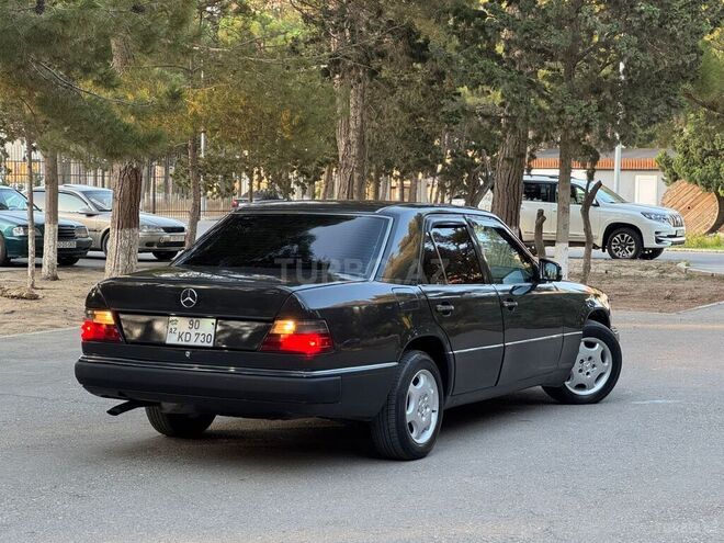 Mercedes E 230 1992, 324,000 km - 2.3 l - Sumqayıt