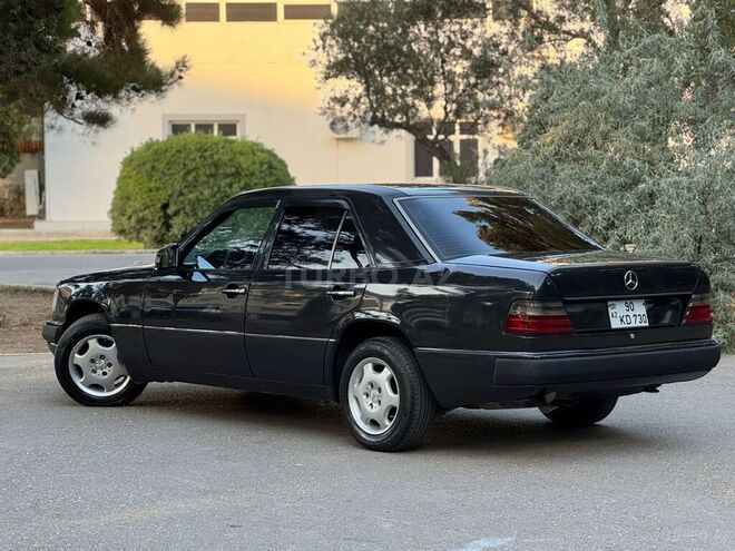 Mercedes E 230 1992, 324,000 km - 2.3 l - Sumqayıt