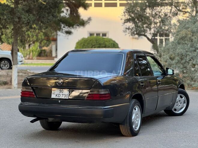 Mercedes E 230 1992, 324,000 km - 2.3 l - Sumqayıt
