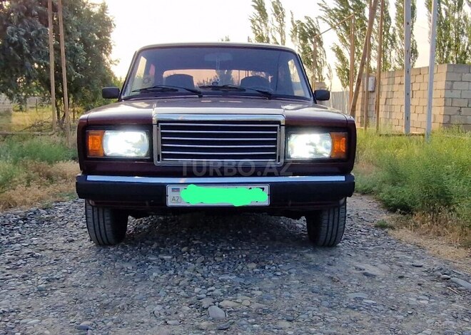LADA (VAZ) 2107 2007, 168,000 km - 1.6 л - Salyan