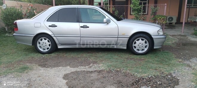 Mercedes C 180 1998, 350,200 km - 1.8 l - Yevlax