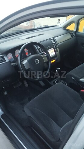 Nissan Tiida-6