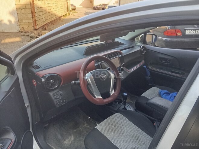 Toyota Aqua 2015, 186,000 km - 1.5 l - Bakı