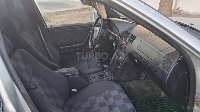 Mercedes C 220 1994, 320,000 km - 2.2 л - Bakı