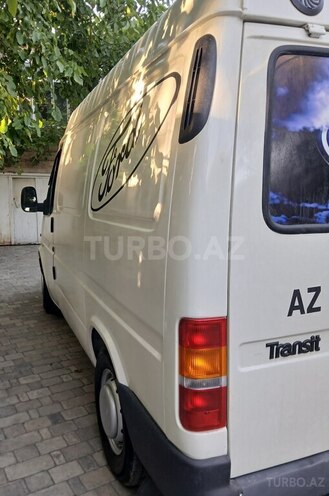 Ford Transit-6