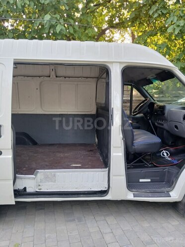 Ford Transit-15
