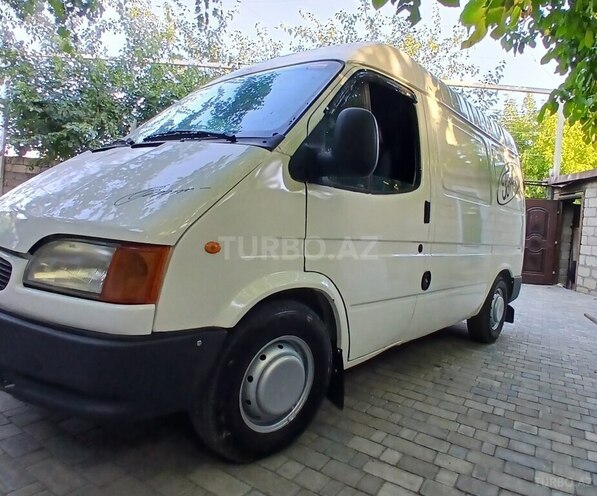 Ford Transit-4