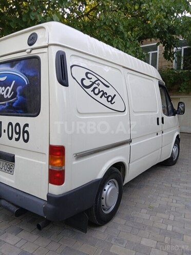 Ford Transit-7