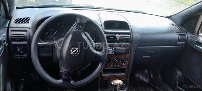Opel Astra 1998, 100,000 km - 2.0 l - Qazax