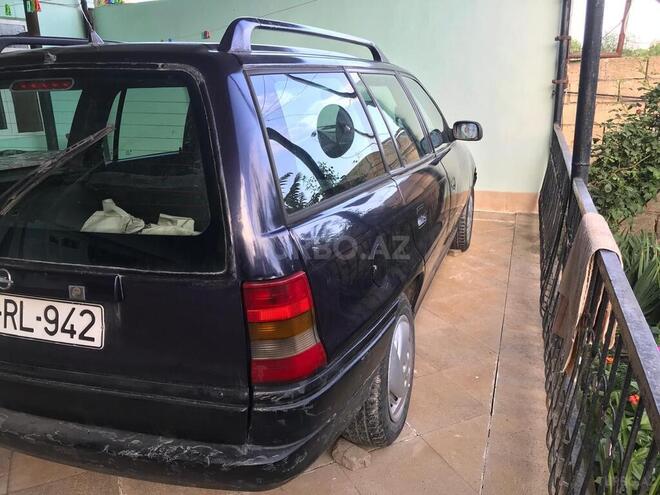 Opel Astra 1995, 300,000 km - 1.6 l - Şamaxı