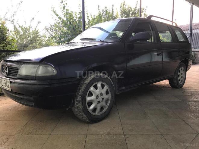 Opel Astra 1995, 300,000 km - 1.6 l - Şamaxı