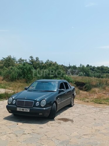 Mercedes E 240 1999, 388,000 km - 2.4 l - Qazax