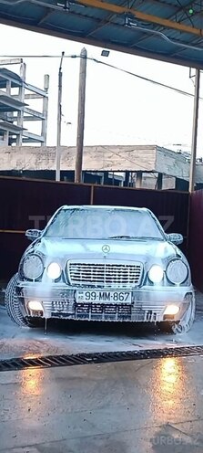 Mercedes E 240 1999, 388,000 km - 2.4 l - Qazax