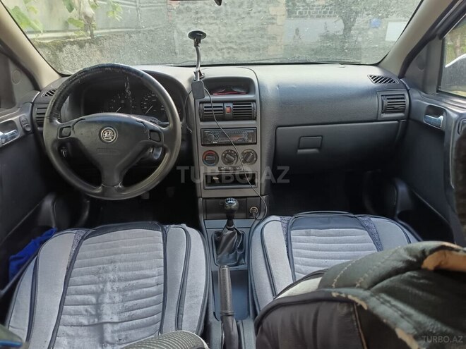 Opel Astra 2002, 80,000 km - 1.6 l - Zaqatala