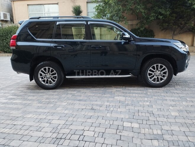 Toyota Land Cruiser Prado-4