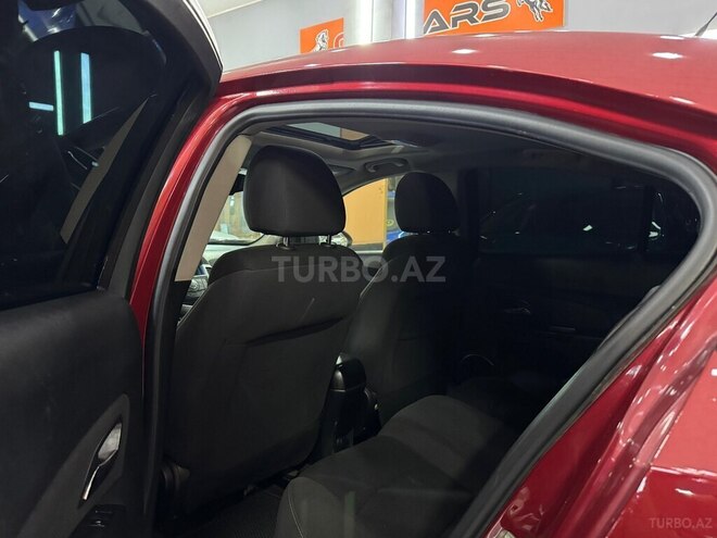Chevrolet Cruze-12
