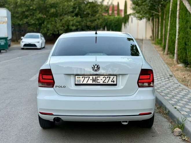 Volkswagen Polo 2018, 132,654 km - 1.6 л - Bakı