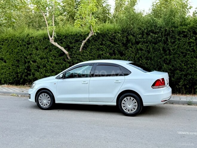 Volkswagen Polo 2018, 132,654 km - 1.6 л - Bakı
