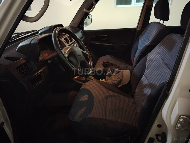 Mitsubishi Pajero io 2002, 268,000 km - 1.8 l - Quba