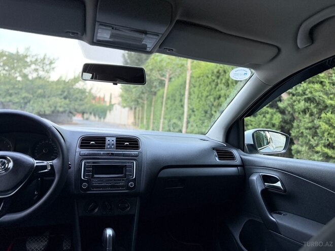 Volkswagen Polo 2018, 132,654 km - 1.6 л - Bakı