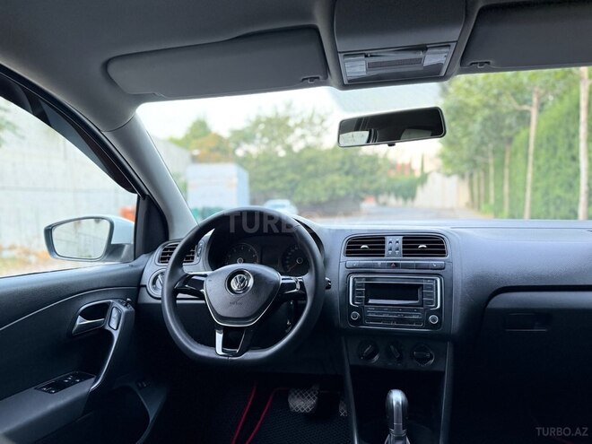 Volkswagen Polo 2018, 132,654 km - 1.6 л - Bakı