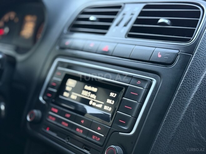 Volkswagen Polo 2018, 132,654 km - 1.6 л - Bakı