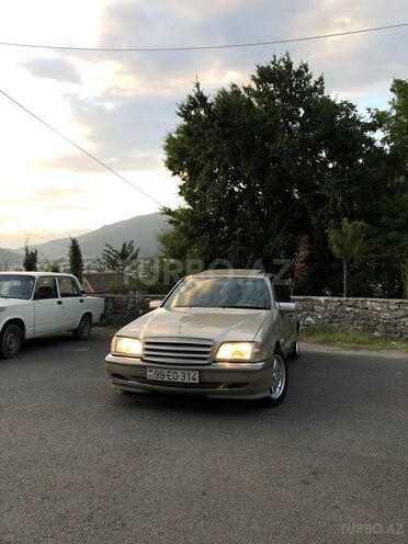 Mercedes C 240 1998, 349,094 km - 2.4 l - Qax