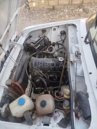 LADA (VAZ) 2106 1984, 250,000 km - 1.3 l - Yevlax