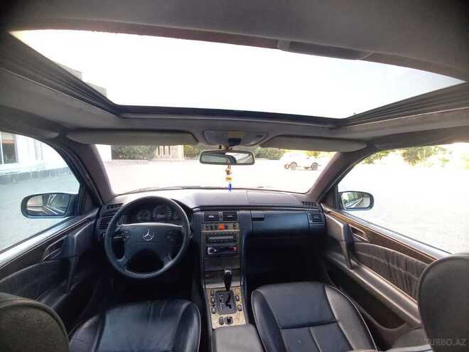 Mercedes E 240 1997, 215,432 km - 2.4 l - Qazax