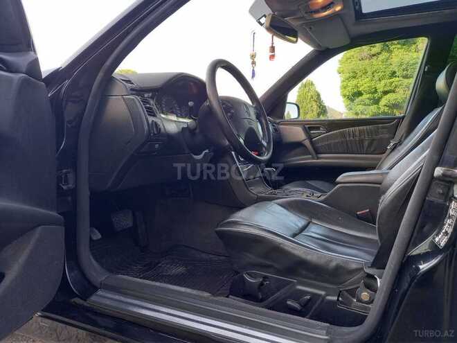 Mercedes E 240 1997, 215,432 km - 2.4 l - Qazax