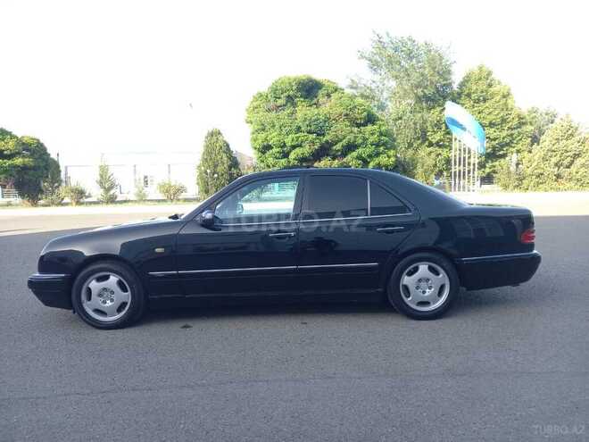 Mercedes E 240 1997, 215,432 km - 2.4 l - Qazax