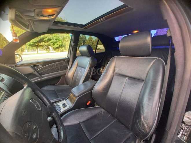Mercedes E 240 1997, 215,432 km - 2.4 l - Qazax